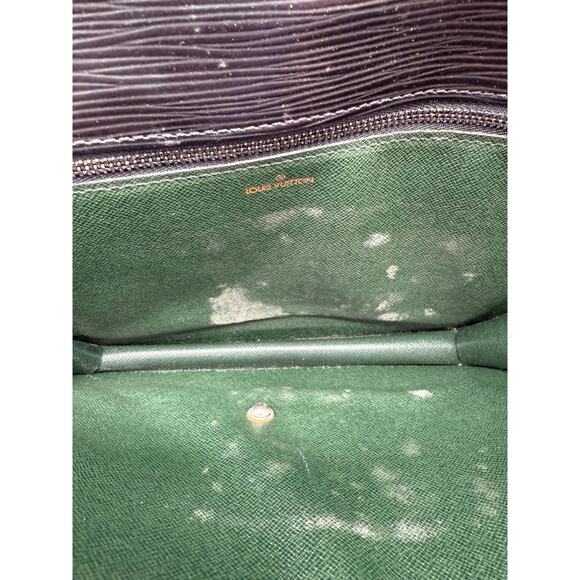 Louis Vuitton LV Twist Clutch in Black Epi Leather*BEAUTIFUL CLUTCH - Picture 10 of 11